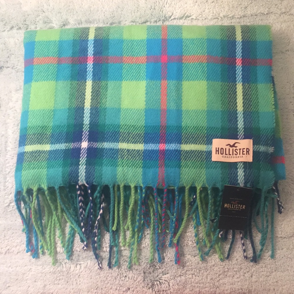 HOLLISTER SCARF